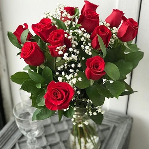 12 Luxury Red Roses