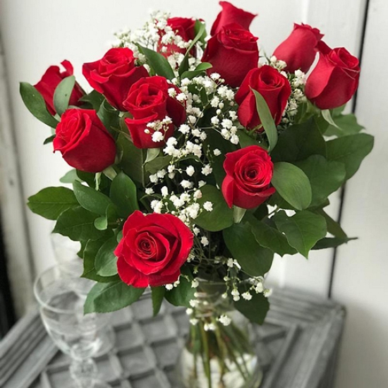 Send 12 Luxury Red Roses to UK [United Kingdom] | Romantic flowers Delivery