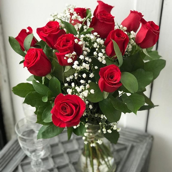 12 Luxury Red Roses Delivery UK