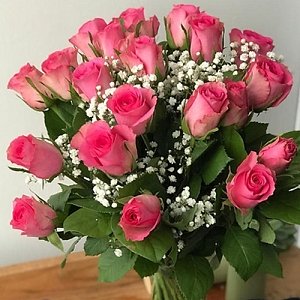 20 Pink Roses With Gyp